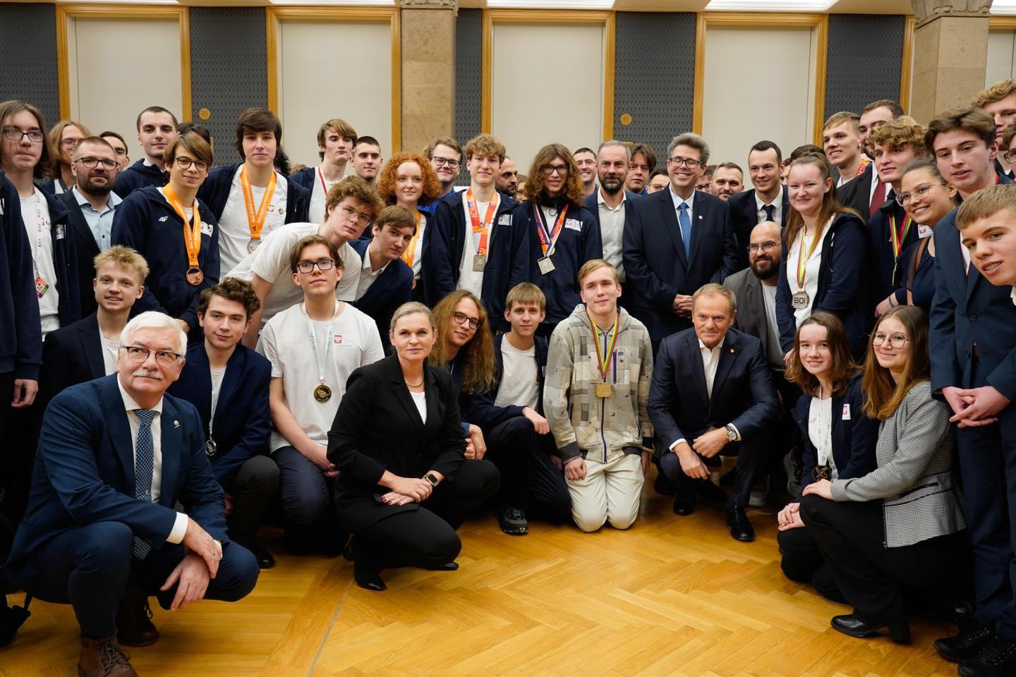 MŁODZI, ZDOLNI ZE STRZYŻOWA NA GALI OLIMPIJCZYKÓW MIĘDZYNARODOWYCH Z UDZIAŁEM PREMIERA I MINISTER EDUKACJI NARODOWEJ